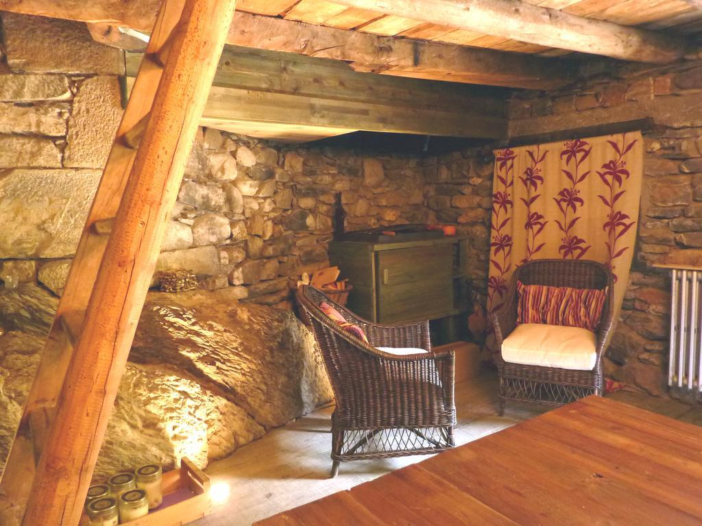 Villa La Borda Del Zarrastiecho Sallent de Gállego Camera foto